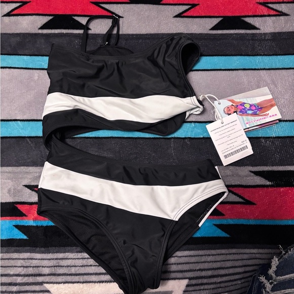 Limeapple Other - Limeapple Black and White side cut out swimsuit